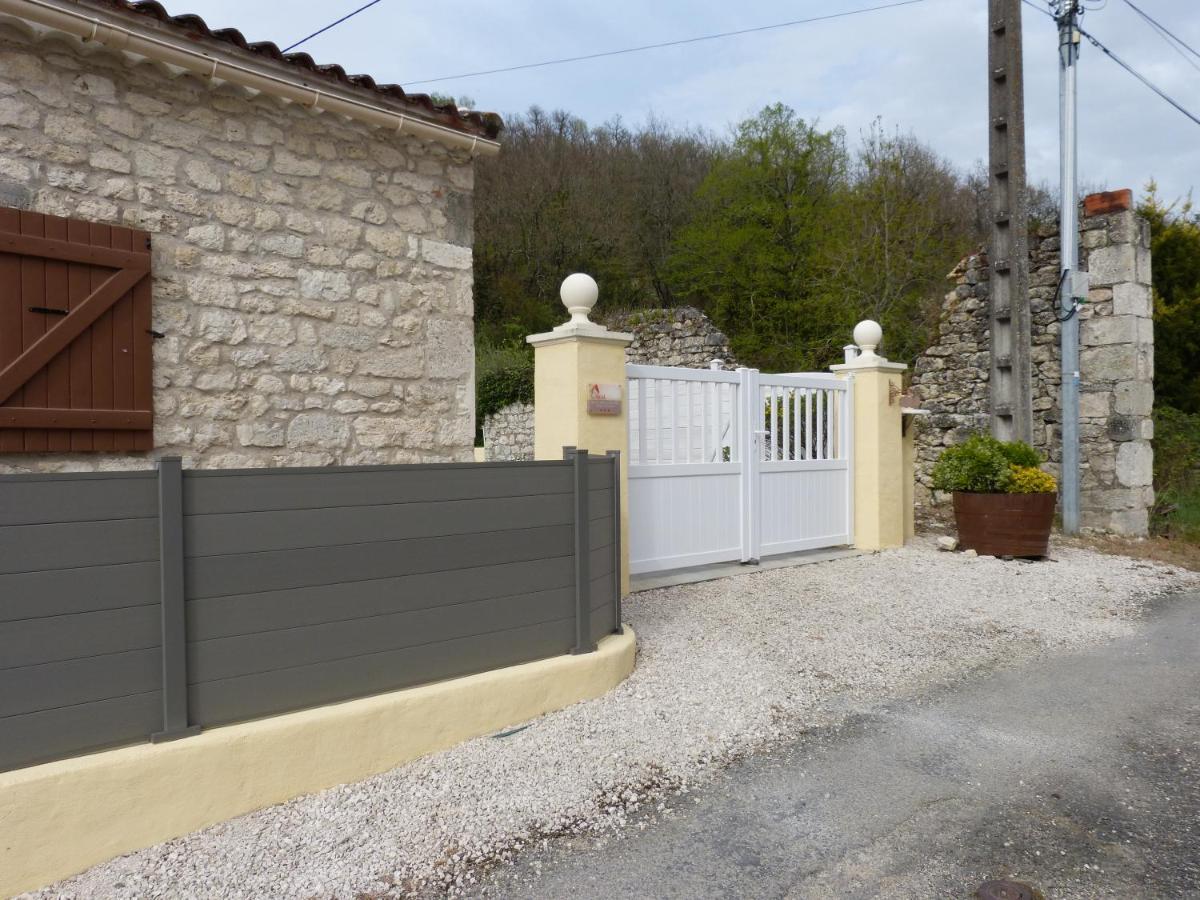 Montcuq D'Est En Ouestヴィラ エクステリア 写真