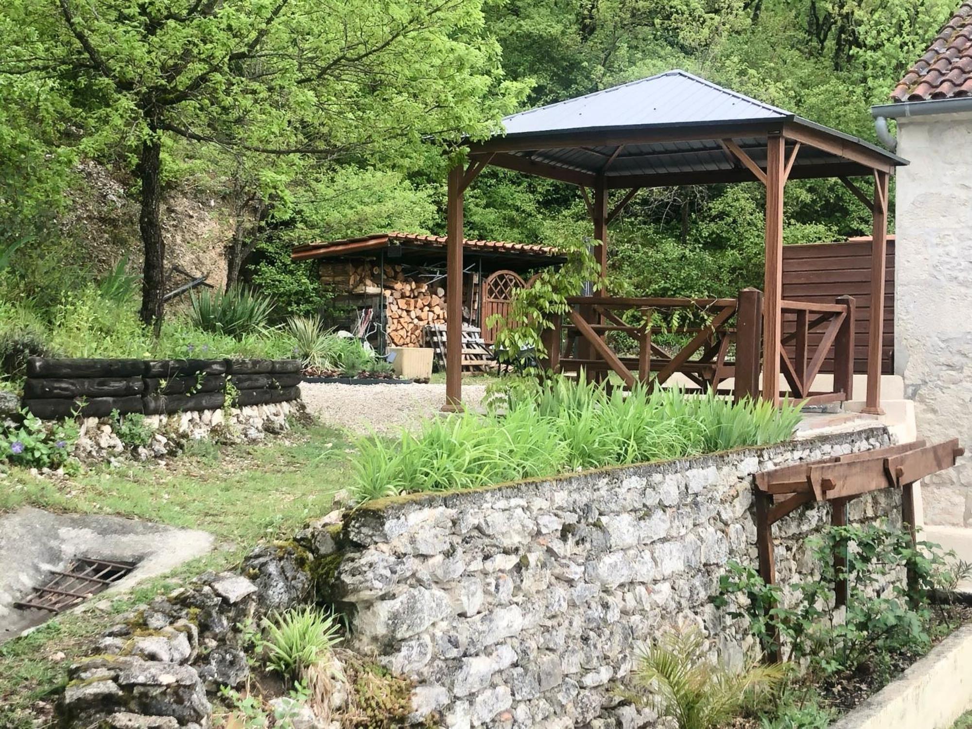 Montcuq D'Est En Ouestヴィラ エクステリア 写真